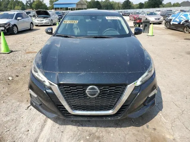 2021 NISSAN ALTIMA SV  