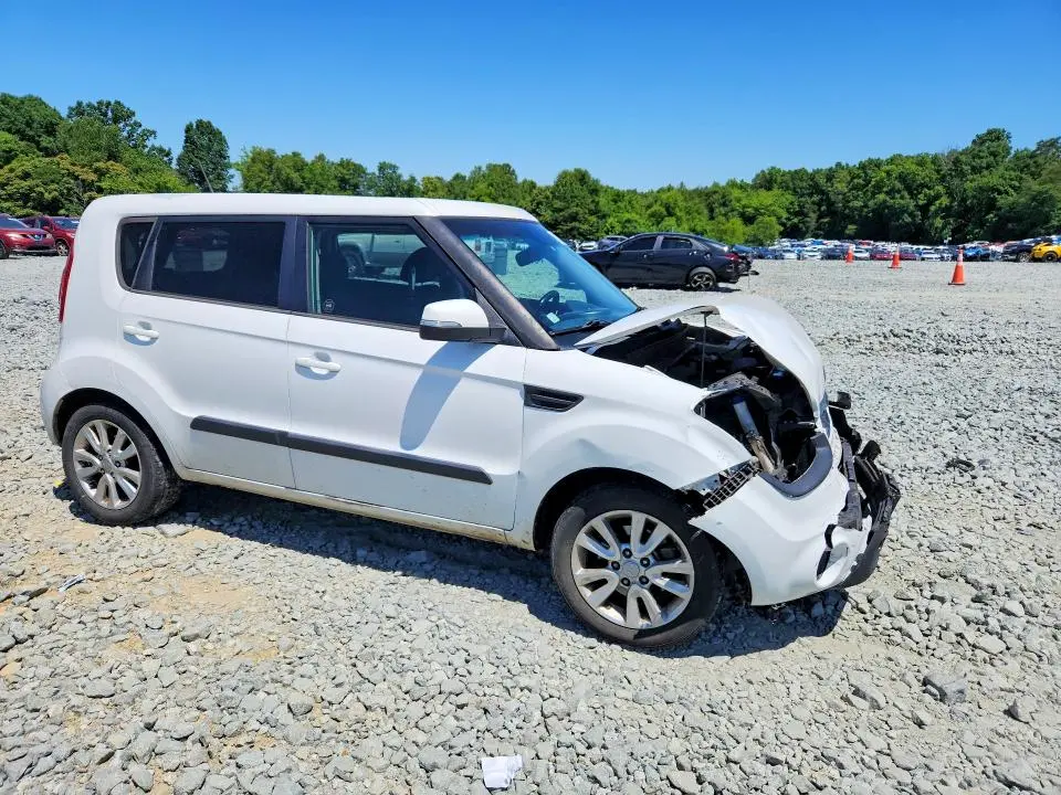 2013 KIA SOUL +  