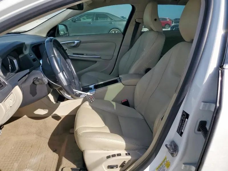 2015 VOLVO V60 PREMIER  