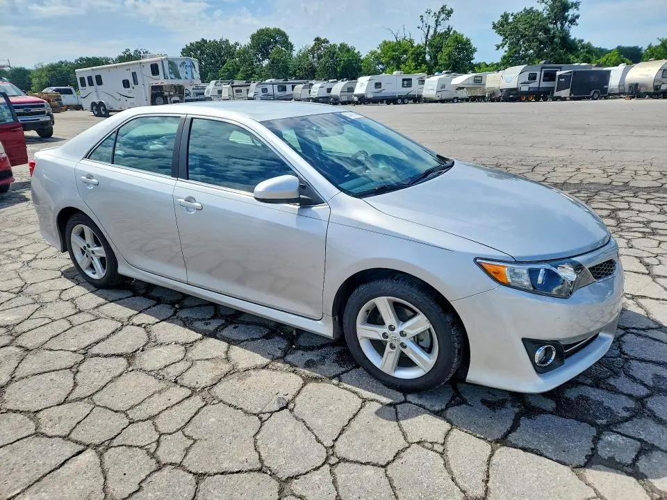 2012 TOYOTA CAMRY SE  