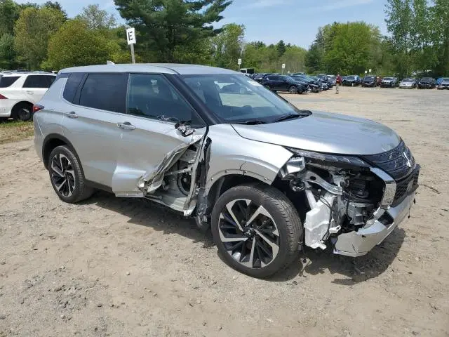 2024 MITSUBISHI OUTLANDER SE  
