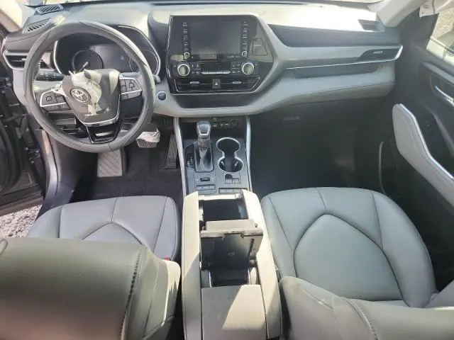 2020 TOYOTA HIGHLANDER XLE  