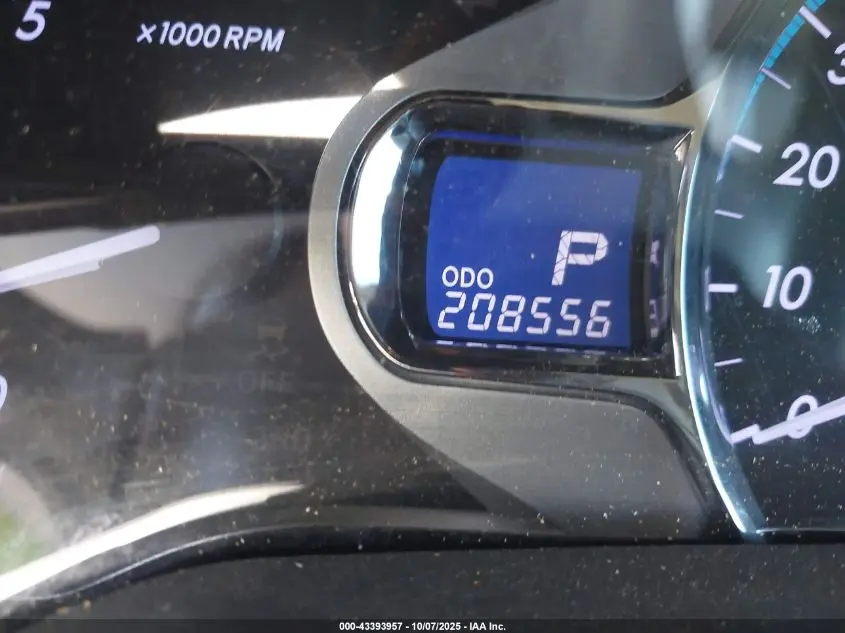 2011 TOYOTA SIENNA LIMITED