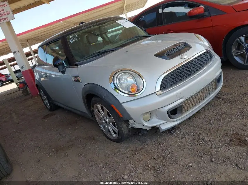 2011 MINI COOPER S  