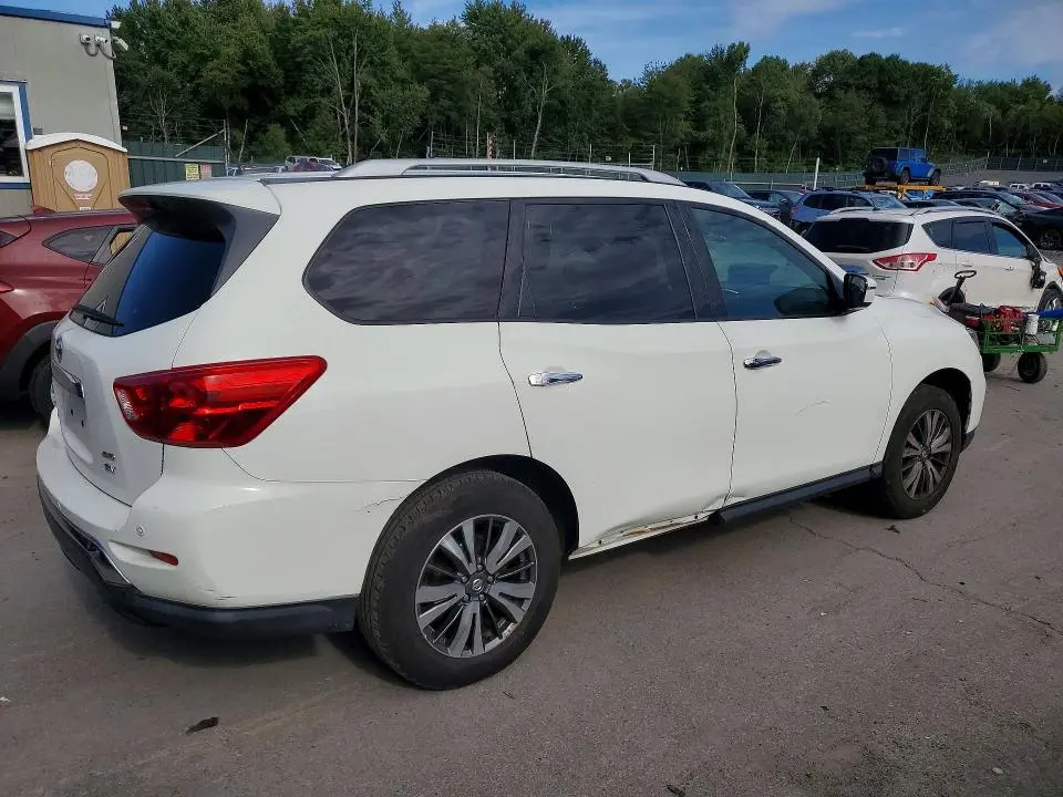 2017 NISSAN PATHFINDER SV  