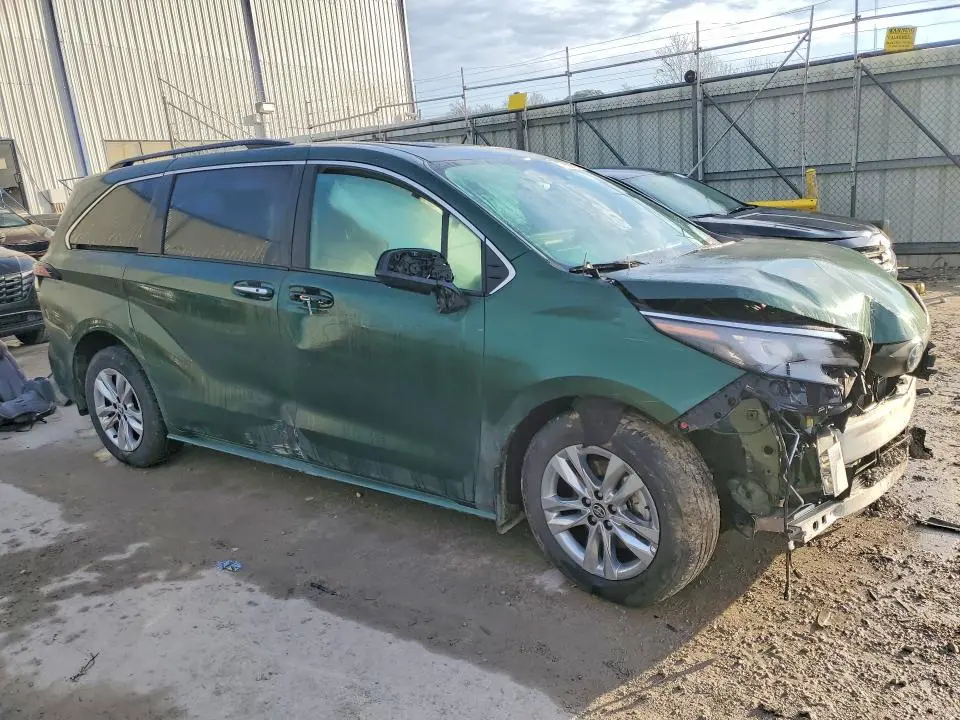 2025 TOYOTA SIENNA XLE 7-PASSENGER  