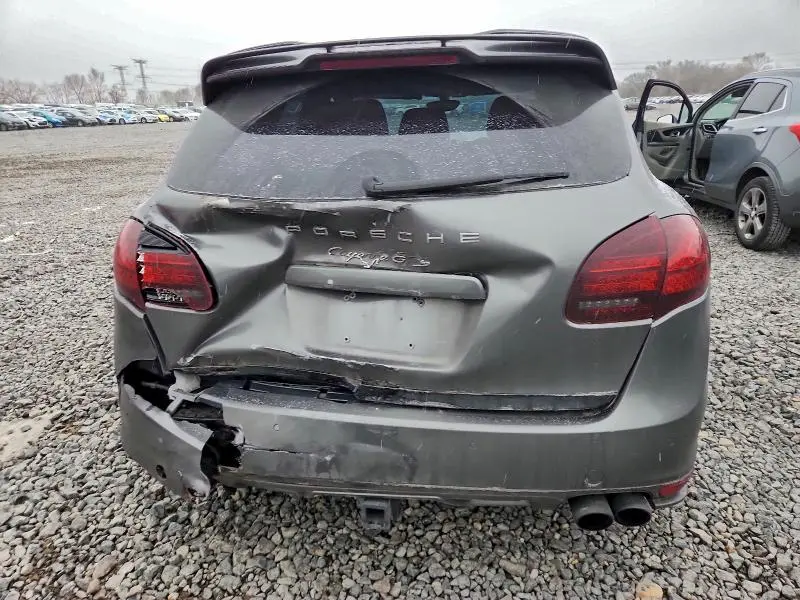 2013 PORSCHE CAYENNE GTS  