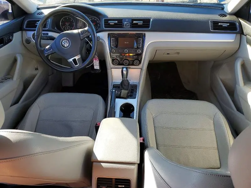 2013 VOLKSWAGEN PASSAT SE  