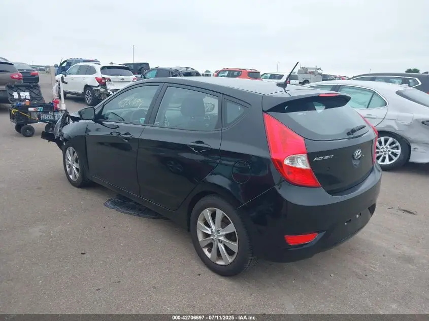 2014 HYUNDAI ACCENT SE