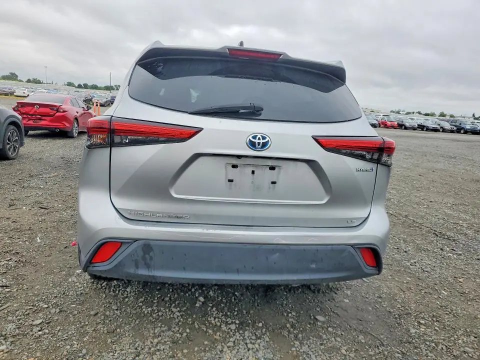 2022 TOYOTA HIGHLANDER HYBRID LE  