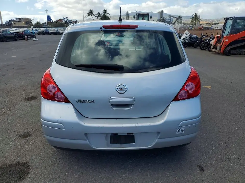 2010 NISSAN VERSA S  