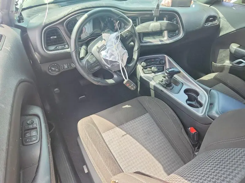 2022 DODGE CHALLENGER SXT  