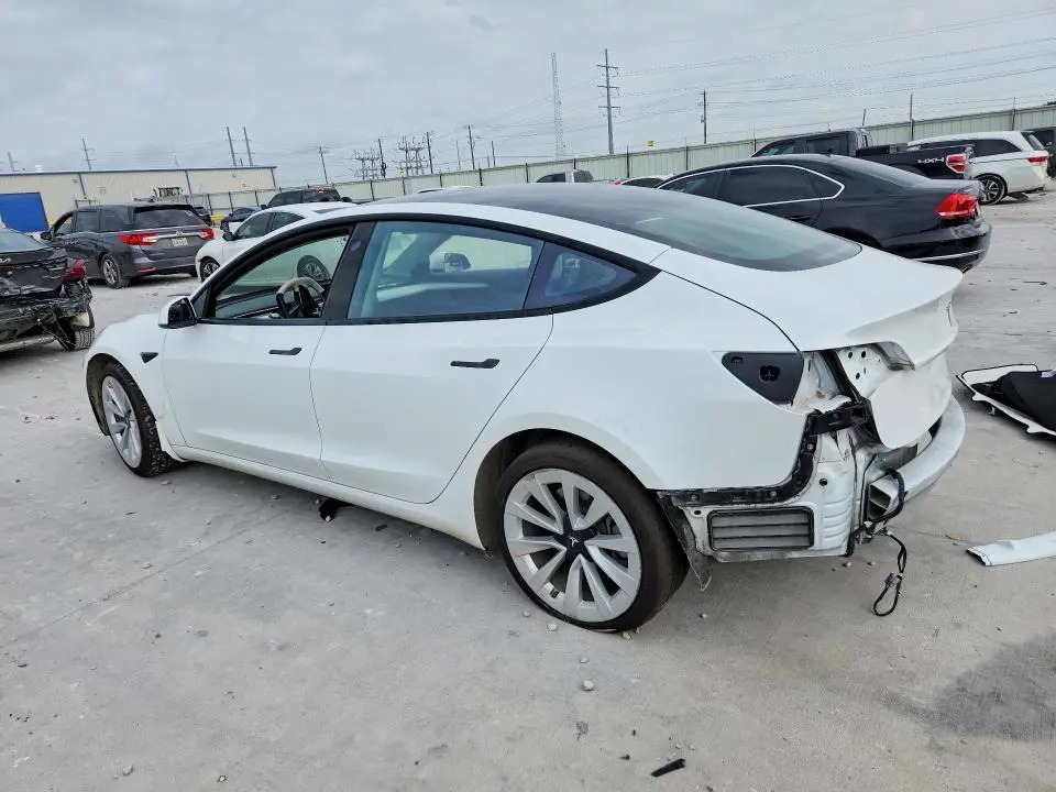 2022 TESLA MODEL 3   