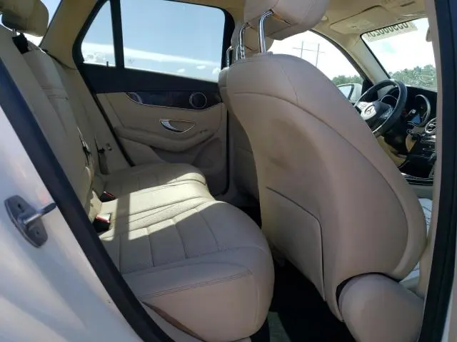 2017 MERCEDES-BENZ GLC 300  