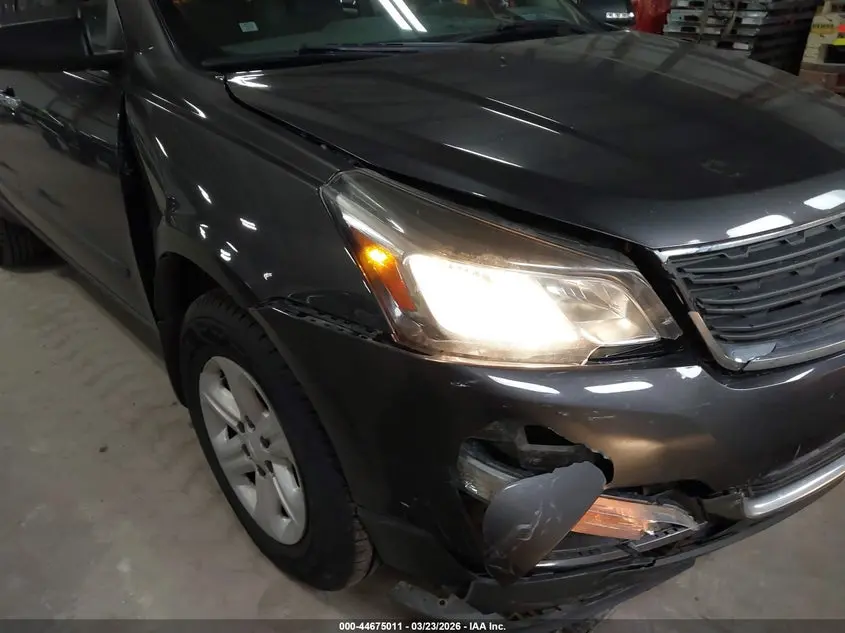 2014 CHEVROLET TRAVERSE LS