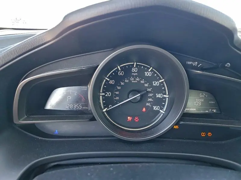 2018 MAZDA 3 TOURING  