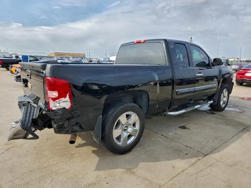 2011 CHEVROLET SILVERADO C1500 LT  
