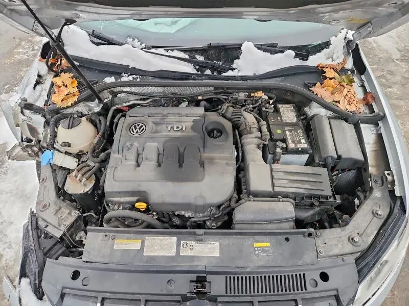 2015 VOLKSWAGEN PASSAT SE  