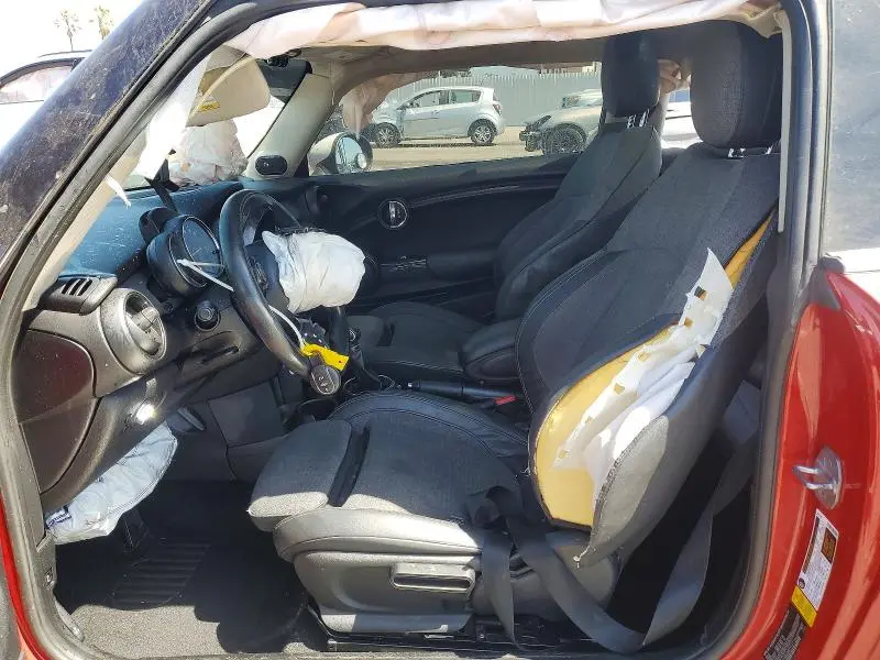 2016 MINI COOPER   