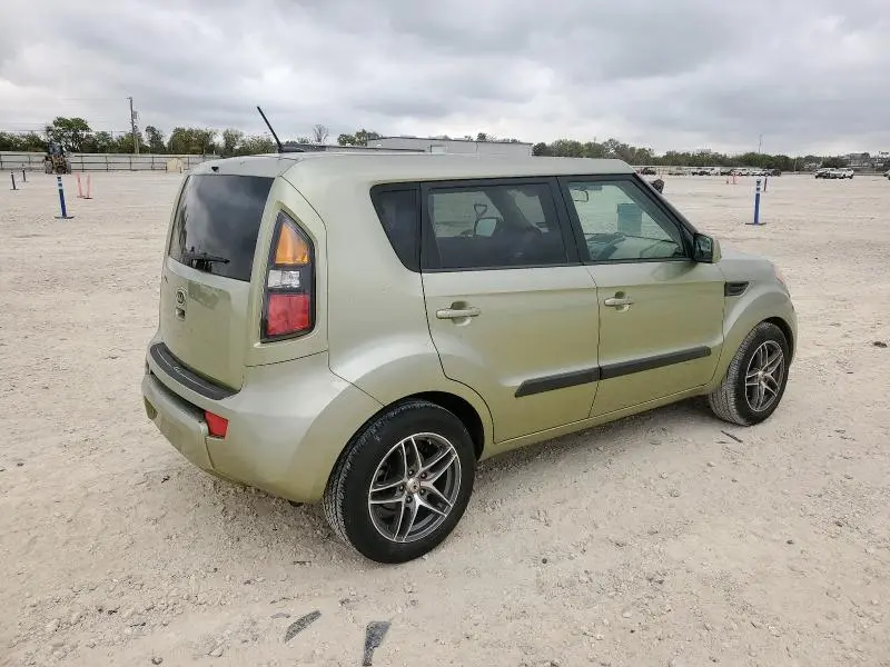 2011 KIA SOUL +  