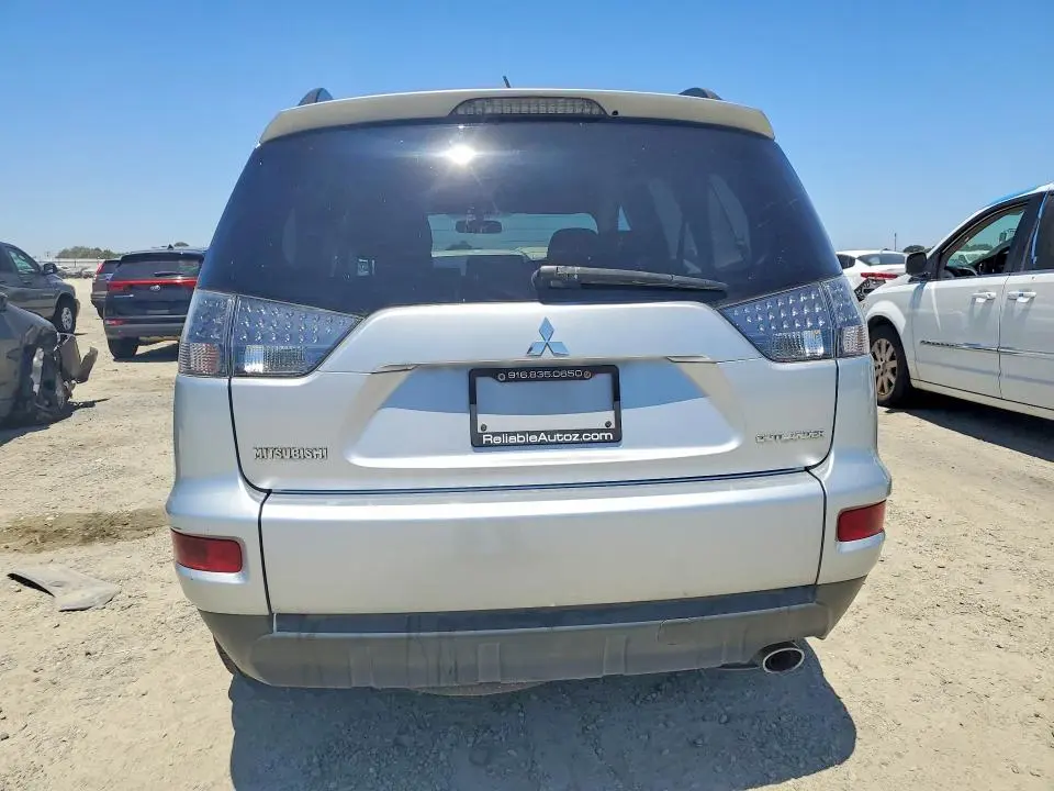 2010 MITSUBISHI OUTLANDER ES  