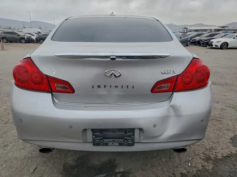 2013 INFINITI G37   