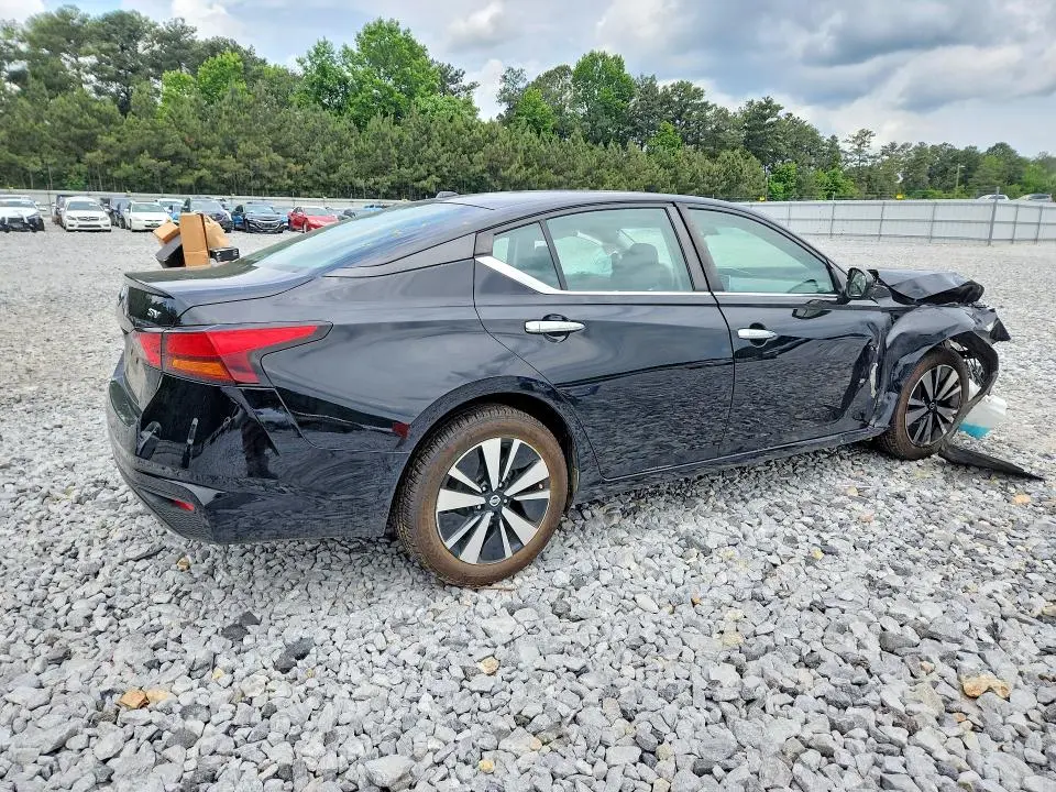 2021 NISSAN ALTIMA SV  