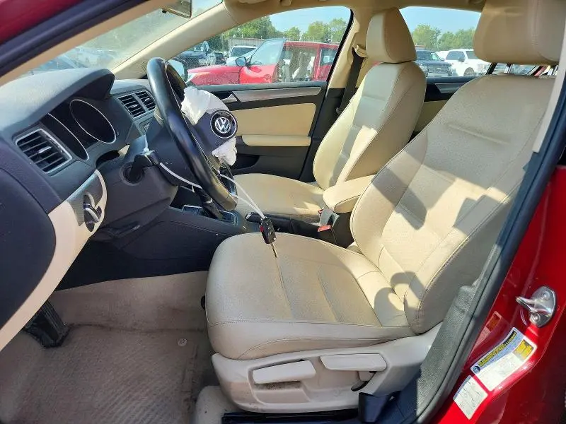 2016 VOLKSWAGEN JETTA SE  