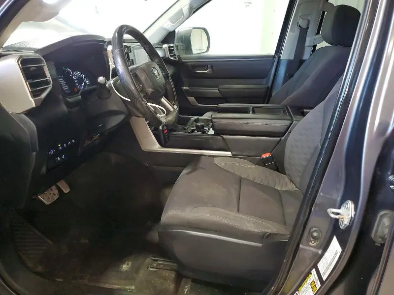 2023 TOYOTA TUNDRA SR5  