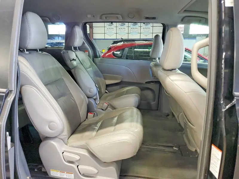 2017 TOYOTA SIENNA XLE 8-PASSENGER  