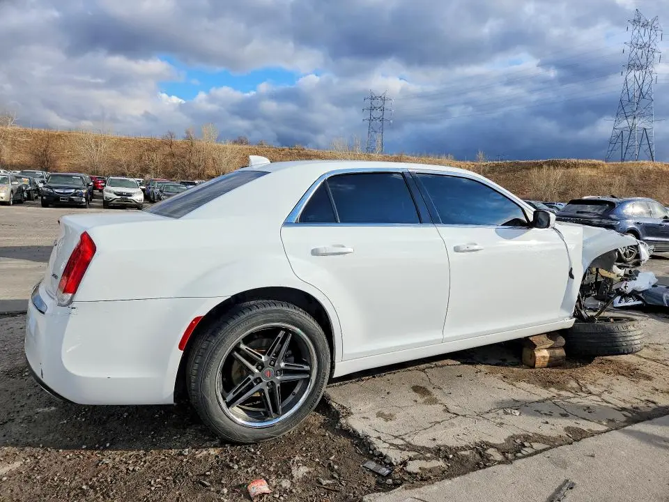 2016 CHRYSLER 300 LIMITED  