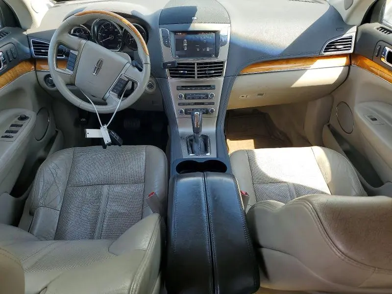 2011 LINCOLN MKT   