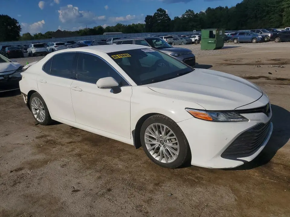 2018 TOYOTA CAMRY XLE  