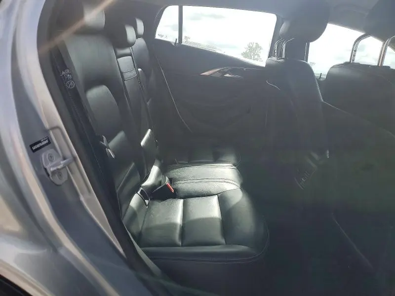2018 INFINITI QX30 LUXURY  