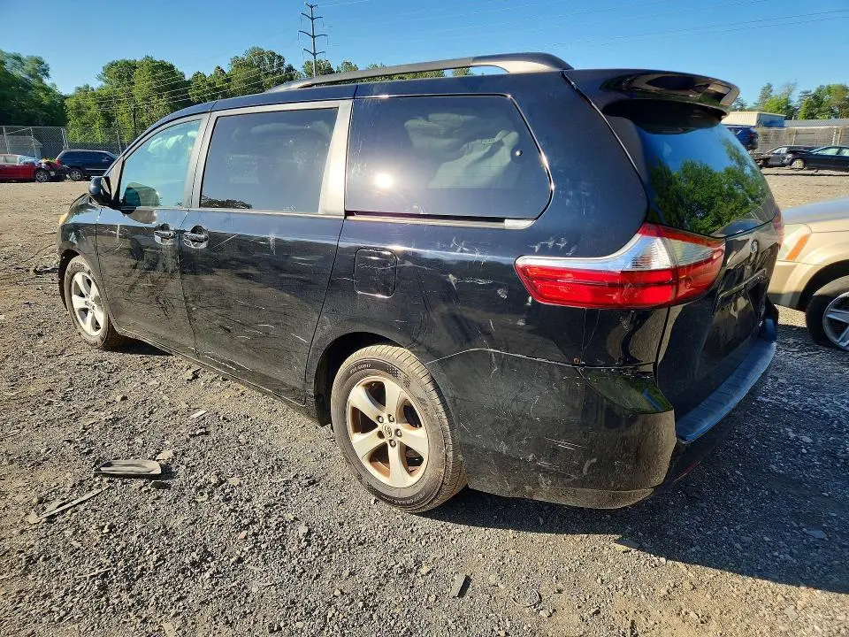 2015 TOYOTA SIENNA LE  