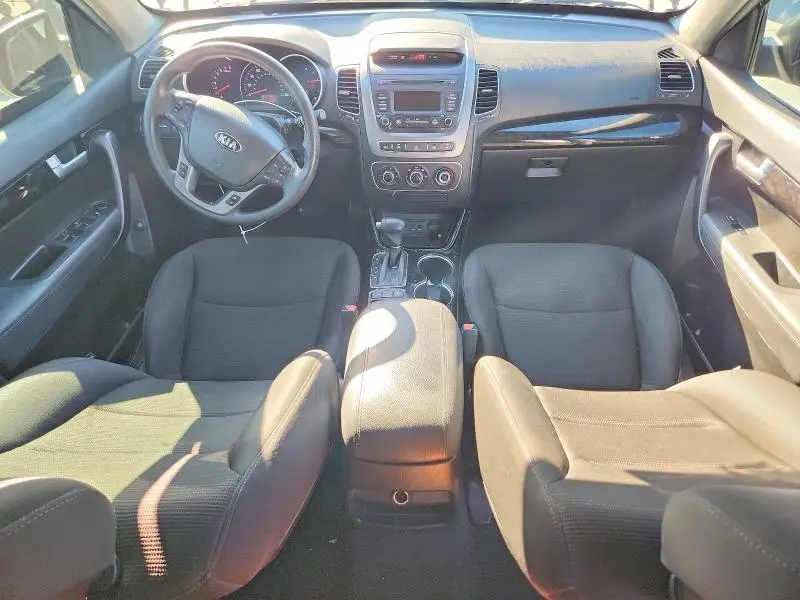 2015 KIA SORENTO LX  