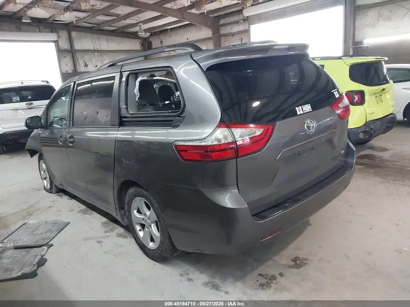 2017 TOYOTA SIENNA LE 8 PASSENGER