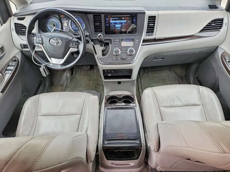2015 TOYOTA SIENNA XLE 8-PASSENGER  