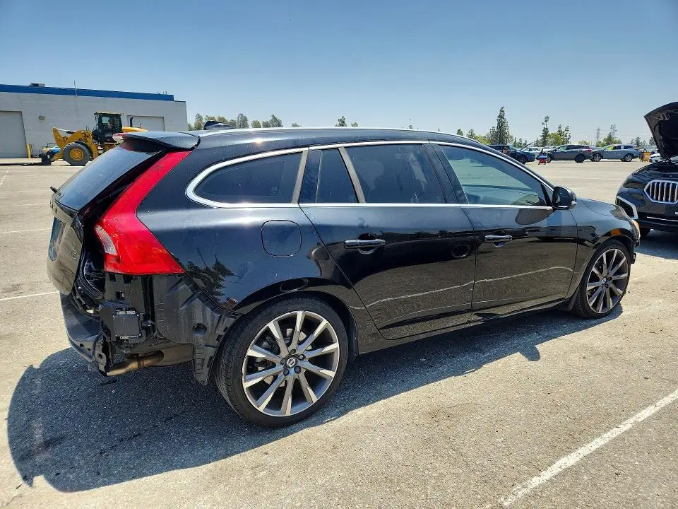 2015 VOLVO V60 PREMIER  
