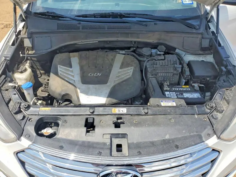 2016 HYUNDAI SANTA FE SE  
