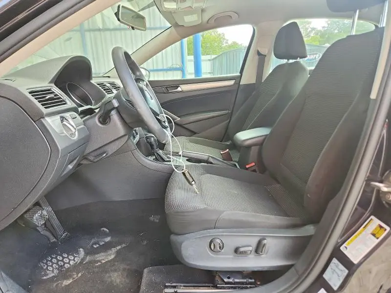 2018 VOLKSWAGEN PASSAT S  