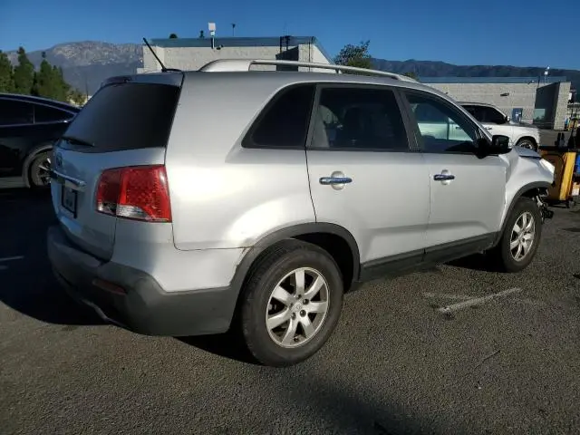 2011 KIA SORENTO BASE  