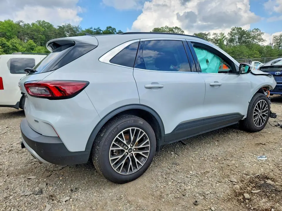 2025 FORD ESCAPE   