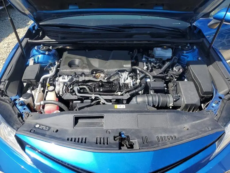 2020 TOYOTA CAMRY XLE  