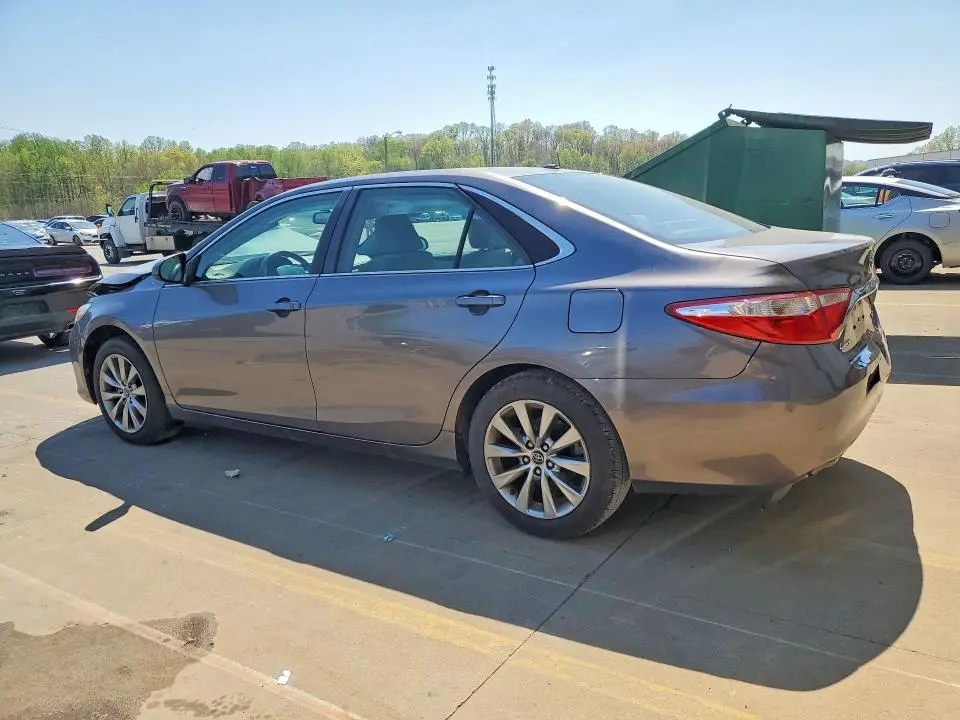2016 TOYOTA CAMRY XLE  