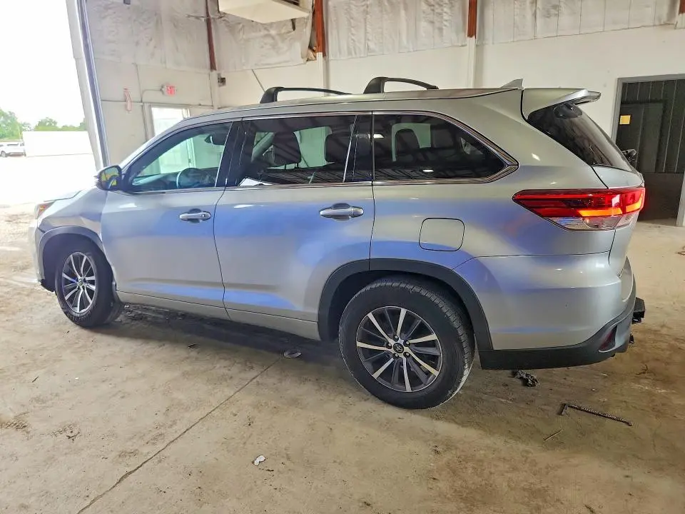 2018 TOYOTA HIGHLANDER XLE  