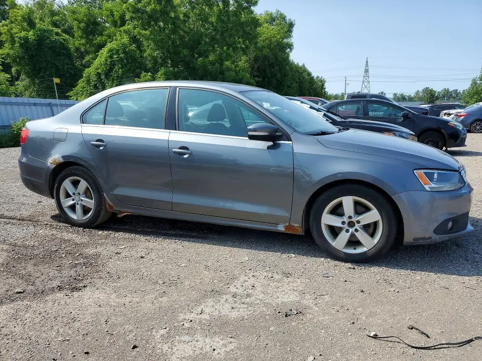 2012 VOLKSWAGEN JETTA SE  
