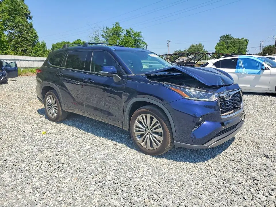 2023 TOYOTA HIGHLANDER PLATINUM  