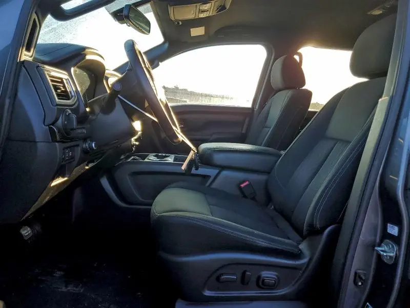 2019 NISSAN TITAN SV  