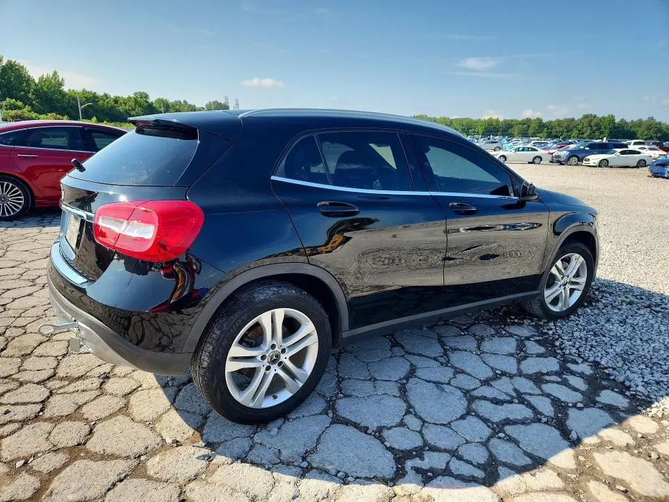 2017 MERCEDES-BENZ GLA 250  
